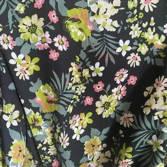 Walter Baker Libby Bungalow Bloom Floral Print Coquette V Neck Crepe Top Size M - Picture 10 of 11